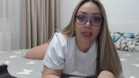 Snapshot of karinmcqueen chatting on February 2025 05:46:02 PM Karin online show from February 2025 05:46:02 PM