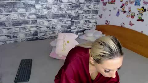Andreea Fun it s my name online show from September 2025 05:03:02 PM
