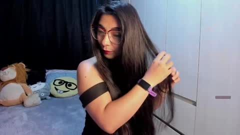 Snapshot of karla_hernandez chatting on April 2026 10:52:01 AM Karla online show from April 2026 10:52:01 AM