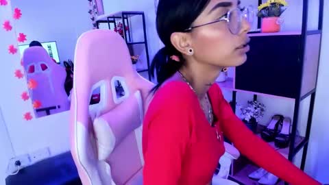 karlaslutskinny__ online show from February 2026 09:33:01 PM