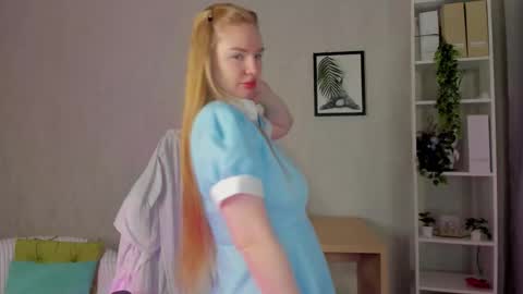 karlenegriess online show from January 2026 01:32:02 AM