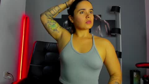   online show from December 2024 10:01:02 PM