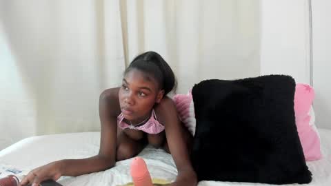 Snapshot of karol_w10 chatting on February 2025 01:32:01 AM karol_w10 online show from February 2025 01:32:01 AM