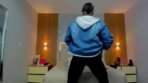 Snapshot of karolandluna chatting on February 2026 07:17:02 PM Karol and Luna online show from February 2026 07:17:02 PM