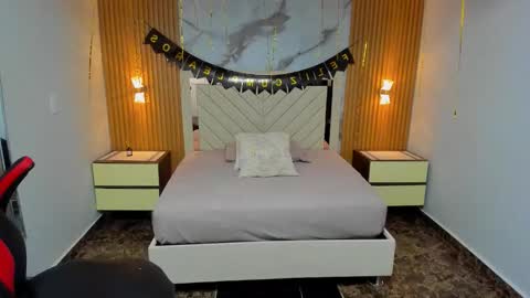 Snapshot of karolandluna chatting on February 2026 12:31:01 PM Karol and Luna online show from February 2026 12:31:01 PM