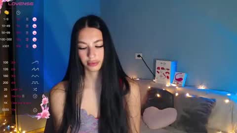 Snapshot of karolina_hottie_ chatting on July 2026 01:41:01 AM Kira online show from July 2026 01:41:01 AM