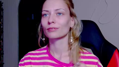 karoline121 online show from November 2025 08:53:01 PM