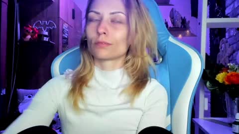 karoline121 online show from March 2026 05:28:01 PM