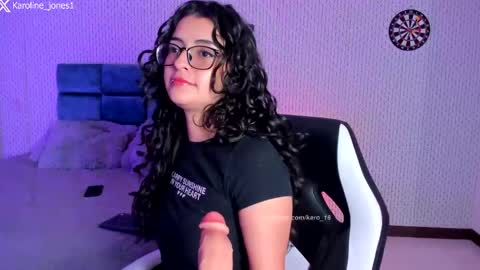 Snapshot of karoline_jones_ chatting on April 2026 08:15:01 PM Karoline online show from April 2026 08:15:01 PM