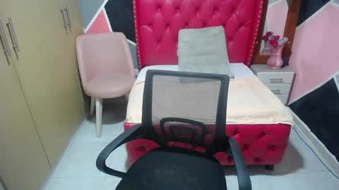 karoline_lov2 online show from February 2025 07:42:01 PM