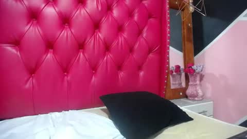 karoline_lov2 online show from February 2025 10:47:01 PM