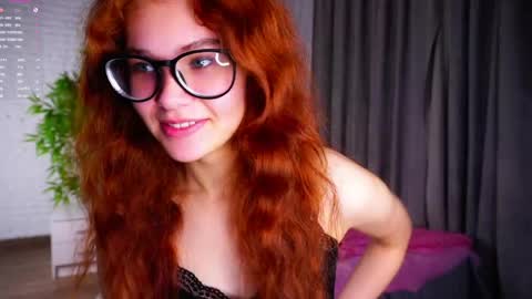 Snapshot of karolinerush chatting on May 2026 01:43:02 PM lina online show from May 2026 01:43:02 PM