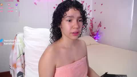 Karolina 3 online show from September 2025 01:54:01 PM