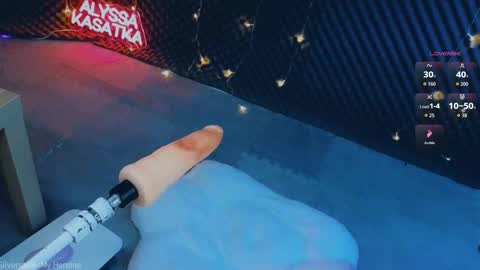 ALYSSA                online show from October 2025 04:16:02 PM