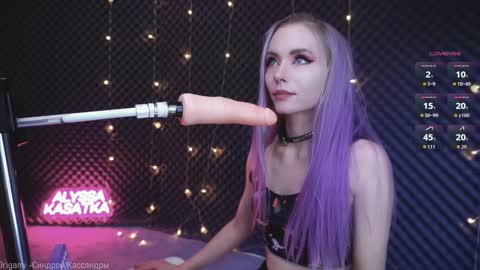 ALYSSA                online show from October 2025 03:11:02 PM