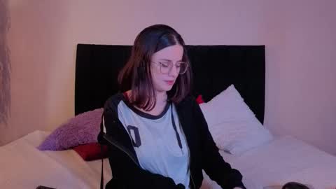 kassandra james online show from January 2026 12:54:02 PM