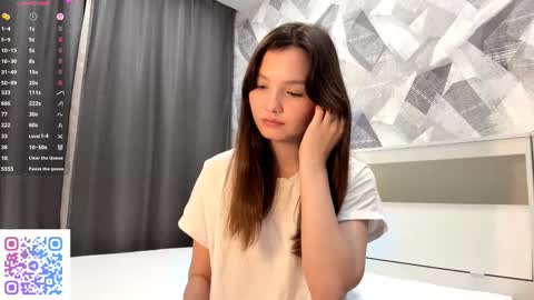 Kira online show from October 2025 07:11:02 PM