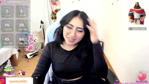 Snapshot of kat_ly_chan chatting on December 2024 10:00:01 PM Kat       online show from December 2024 10:00:01 PM