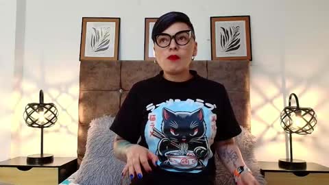 kat paradisse online show from February 2026 02:17:02 PM