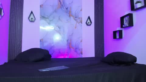 INDEPENDENT MODEL online show from March 2026 10:08:01 AM