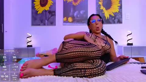 Katalina online show from February 2025 07:43:02 PM