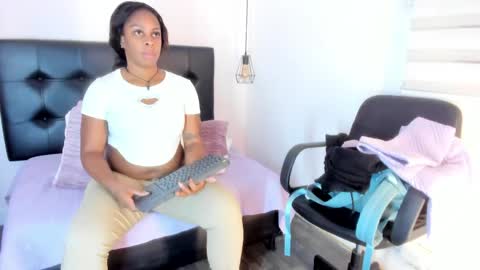 Snapshot of katalella___murillo chatting on May 2026 12:25:02 PM katalella online show from May 2026 12:25:02 PM