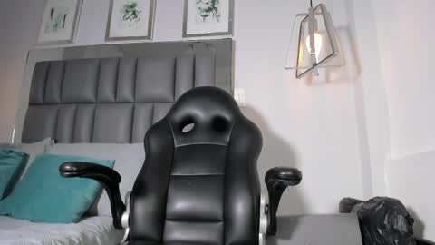 Snapshot of kataleya_west chatting on May 2026 07:56:02 PM kataleya_west online show from May 2026 07:56:02 PM