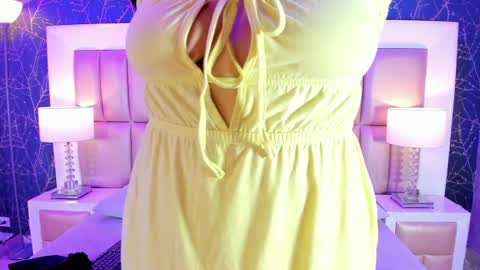 Kiara  online show from April 2026 11:43:01 AM