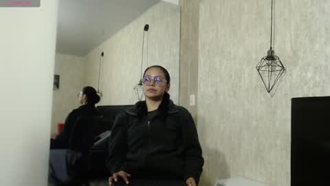 Katalina online show from November 2025 03:44:02 PM