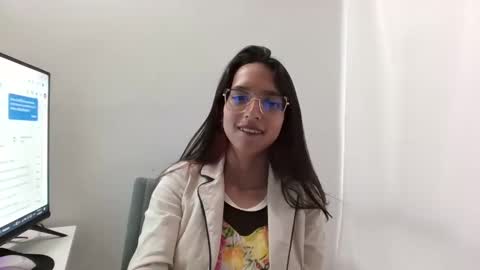 Snapshot of katalleya_jyj chatting on March 2025 10:31:02 PM Katalleya and Steban online show from March 2025 10:31:02 PM