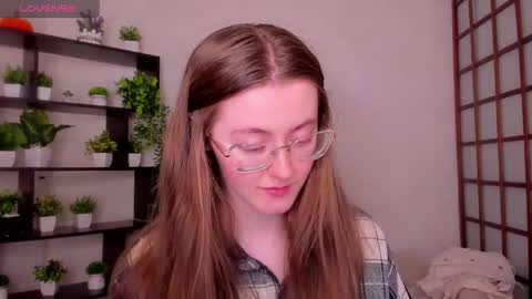 Snapshot of kate_cuddle chatting on May 2026 02:30:01 AM Kate online show from May 2026 02:30:01 AM