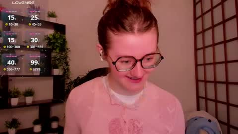 Snapshot of kate_cuddle chatting on May 2026 02:18:02 AM Kate online show from May 2026 02:18:02 AM