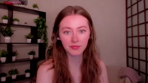 Snapshot of kate_cuddle chatting on June 2026 02:24:01 AM Kate online show from June 2026 02:24:01 AM