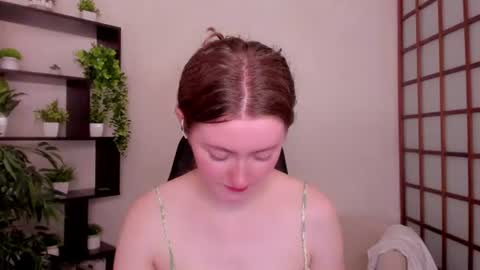 Snapshot of kate_cuddle chatting on June 2026 02:45:02 AM Kate online show from June 2026 02:45:02 AM