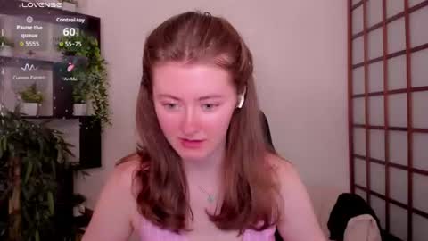 Snapshot of kate_cuddle chatting on July 2026 02:40:02 AM Kate online show from July 2026 02:40:02 AM
