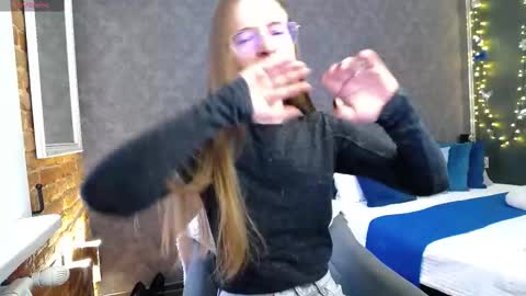 .Be kind and gentle with me and I will do my best for you.   online show from November 2025 07:40:02 AM