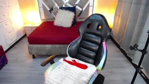 Snapshot of kate_lawrence_ chatting on February 2025 10:04:01 AM kate_lawrence_ online show from February 2025 10:04:01 AM