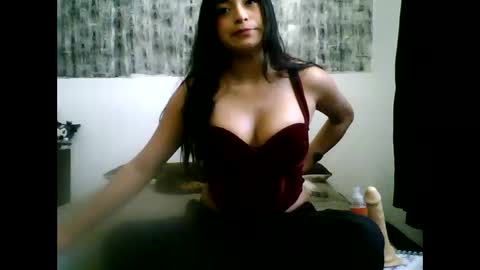 Danna online show from May 2026 04:45:02 PM