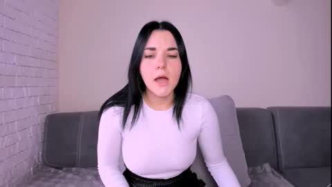 KATE online show from November 2025 05:52:02 AM