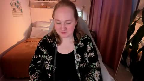 Snapshot of kate_rest chatting on May 2026 02:33:02 PM Kate Follow me dear online show from May 2026 02:33:02 PM