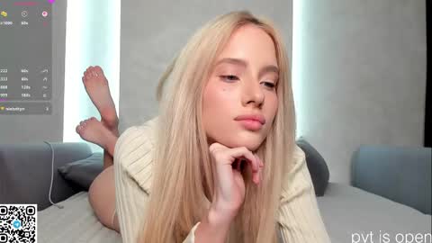 Snapshot of katebremar chatting on April 2026 09:05:01 PM online show from April 2026 09:05:01 PM