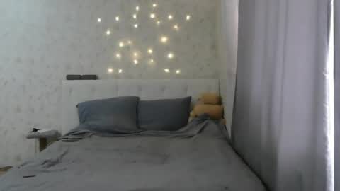 Snapshot of katekalen chatting on April 2026 11:14:02 AM Kate Bunny online show from April 2026 11:14:02 AM