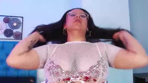 Snapshot of katelovee_ chatting on December 2025 12:01:02 PM Kate online show from December 2025 12:01:02 PM