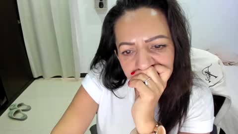 Snapshot of katerinamilf_ chatting on February 2026 09:30:02 PM kata online show from February 2026 09:30:02 PM