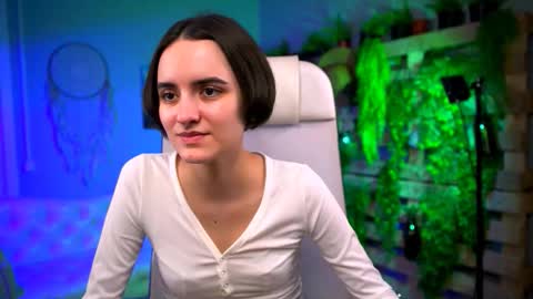 katewillows online show from March 2026 04:25:01 AM