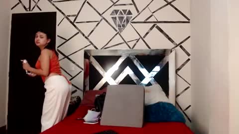 Snapshot of kathe_sant chatting on December 2024 02:57:02 AM KATHE SANT online show from December 2024 02:57:02 AM