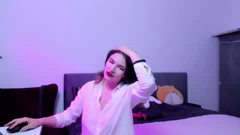 Katherine online show from October 2025 03:47:02 PM