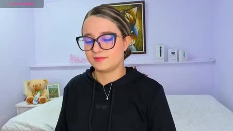 Khaterine online show from October 2025 12:02:02 PM