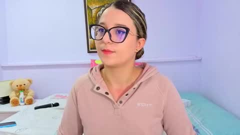 Khaterine online show from October 2025 11:58:02 AM