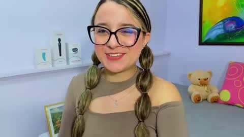 Khaterine online show from February 2026 12:13:02 PM